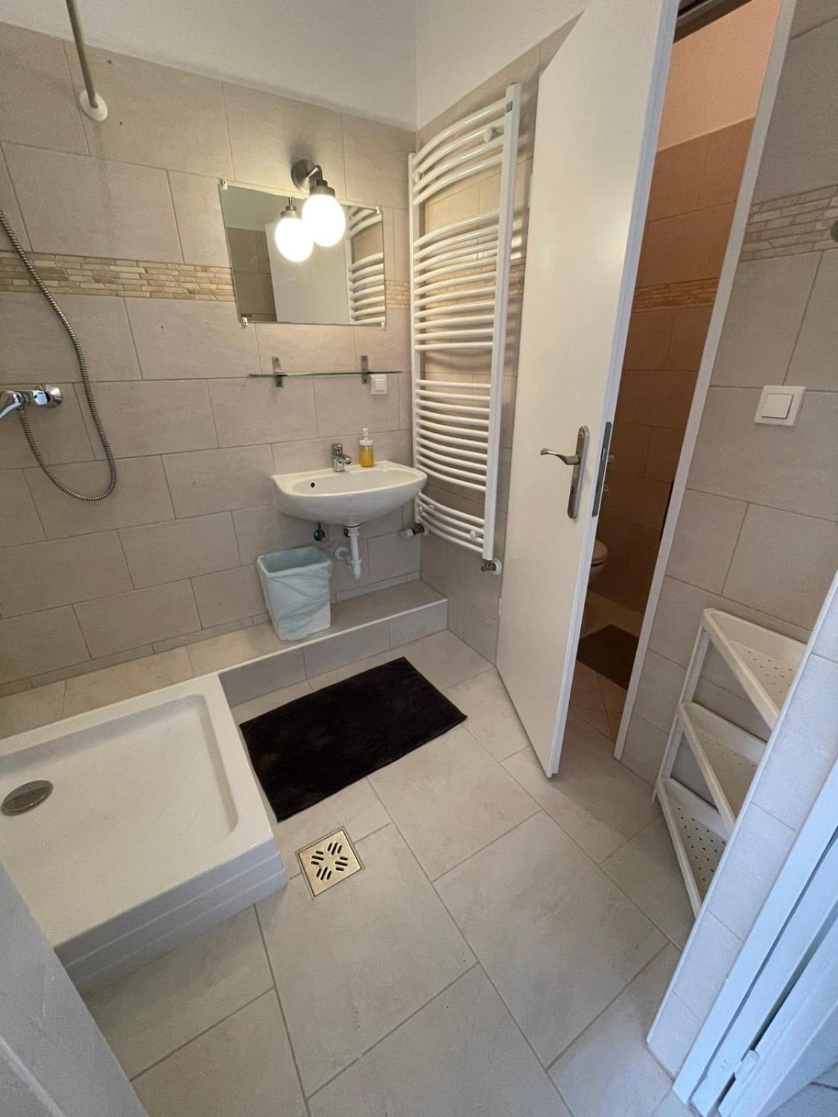 Greengary Budapest Apartments Esterno foto